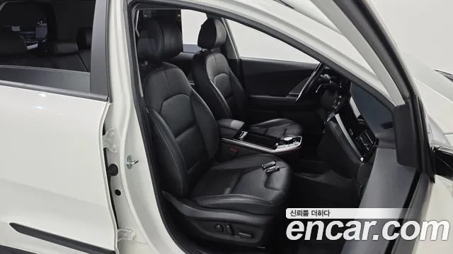 Kia Niro — Фото автомобиля 16