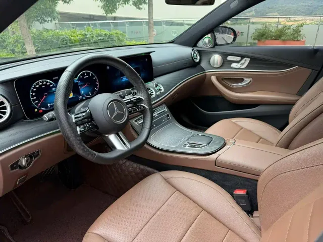 Mercedes-Benz E-Class — Фото автомобиля 4