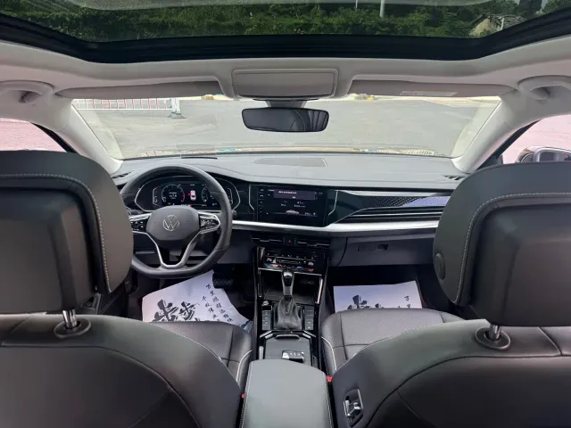 Volkswagen Passat — Фото автомобиля 17