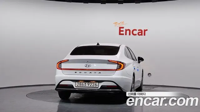 Hyundai Sonata Sonata (DN8) 2.0 LPG(Для проката) — Фото автомобиля 4