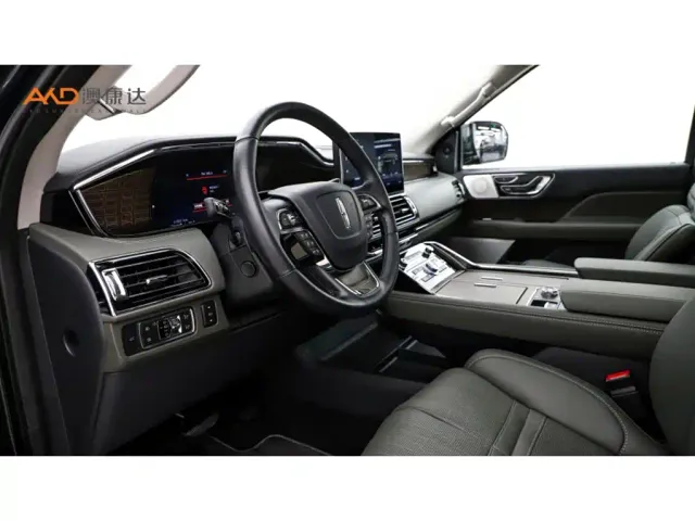 Lincoln Navigator — Фото автомобиля 6