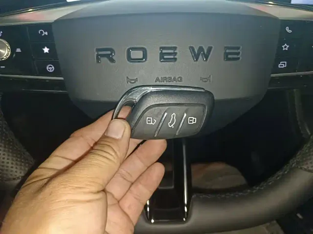 Roewe RX5 — Фото автомобиля 8