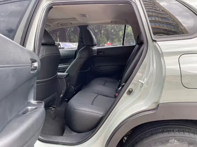 Toyota Corolla Cross — Фото автомобиля 9