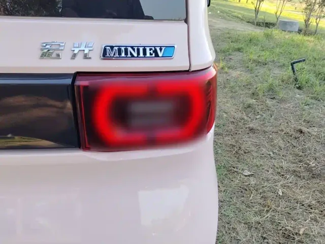 Wuling Hongguang Mini EV — Фото автомобиля 7