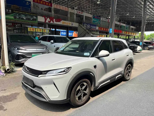 Фотография автомобиля — BYD Yuan UP