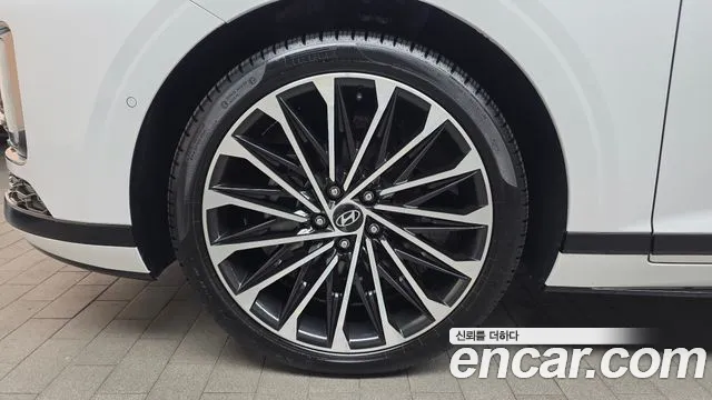 Hyundai Grandeur GN7 — Фото автомобиля 5