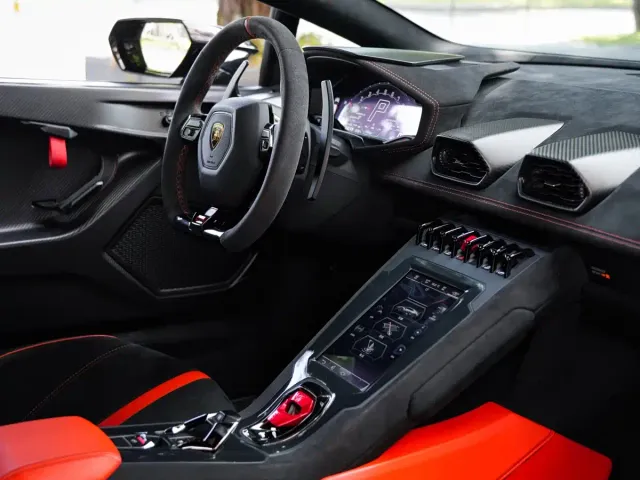 Lamborghini Huracan — Фото автомобиля 12