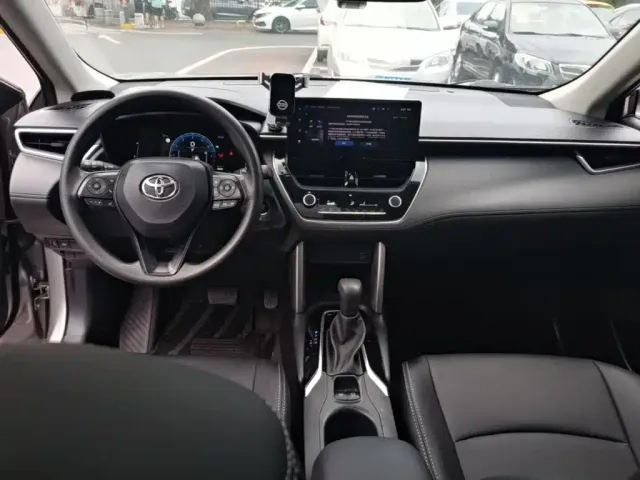 Toyota Corolla Cross — Фото автомобиля 9