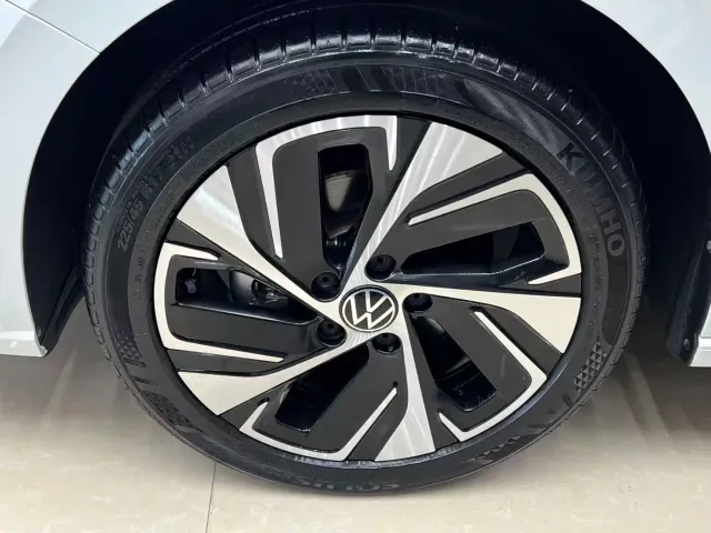 Volkswagen Bora — Фото автомобиля 24