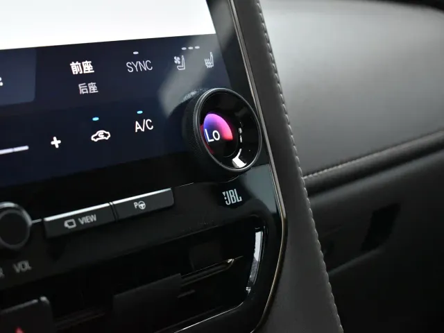 Toyota Alphard — Фото автомобиля 15