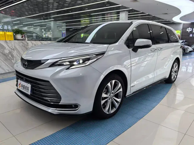 Фотография автомобиля — Toyota Sienna