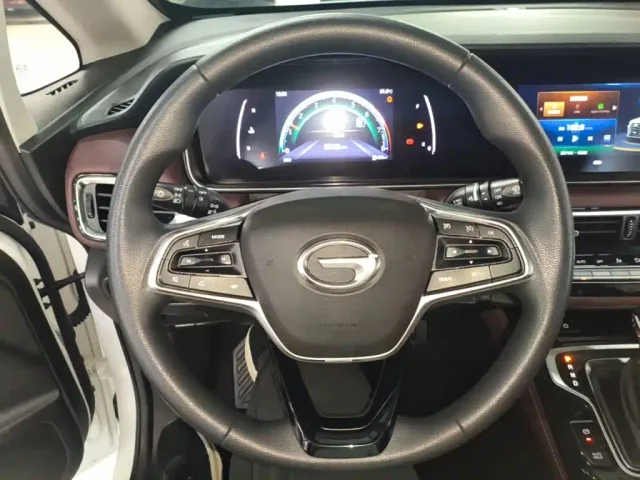 GAC Trumpchi M6 — Фото автомобиля 10
