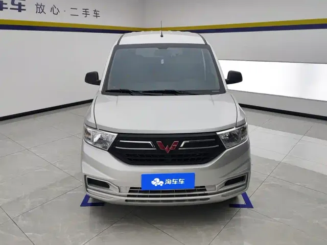 Wuling Hongguang V — Фото автомобиля 2