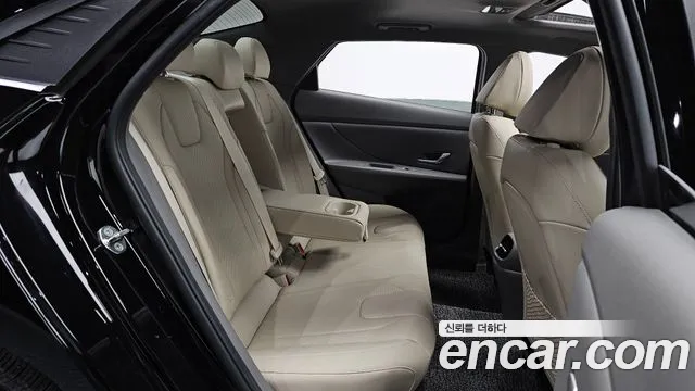 Hyundai AVANTE Avante (CN7) — Фото автомобиля 12