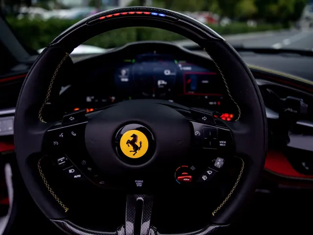 Ferrari SF90 — Фото автомобиля 12