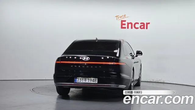Hyundai Grandeur Grandeur (GN7) 2.5 Бензин 2WD — Фото автомобиля 4