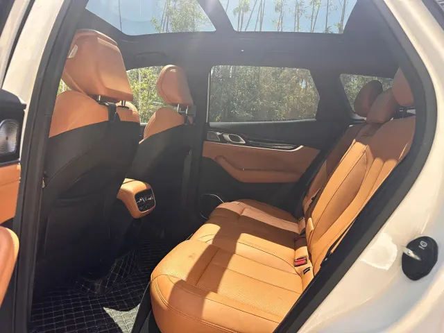 Geely Boyue L — Фото автомобиля 14