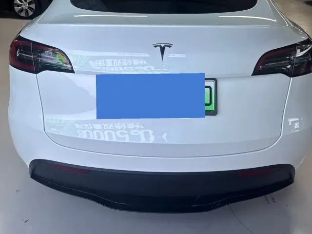 Tesla Model Y — Фото автомобиля 9