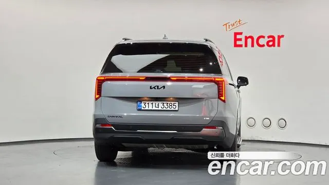 Kia Carnival — Фото автомобиля 4