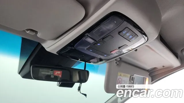 Hyundai Staria Staria 4WD Tourer 9 мест — Фото автомобиля 17
