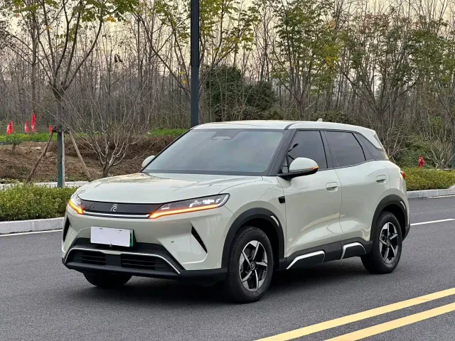 Фотография автомобиля — BYD Yuan UP