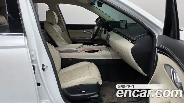 Genesis GV70 — Фото автомобиля 16