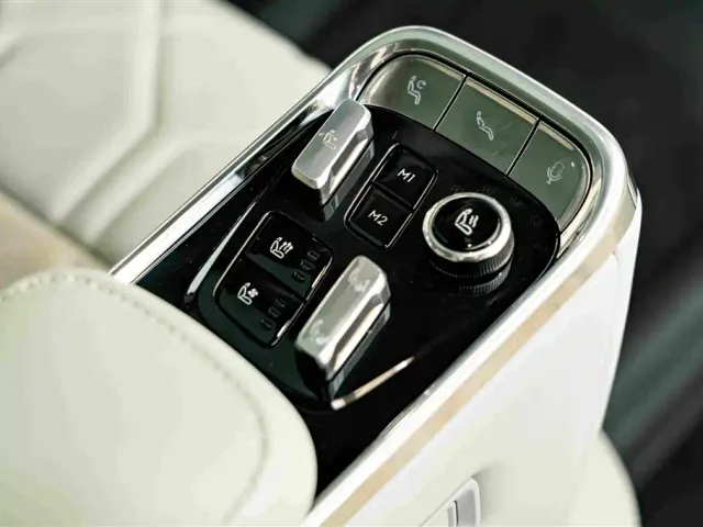 Volvo EM90 — Фото автомобиля 28