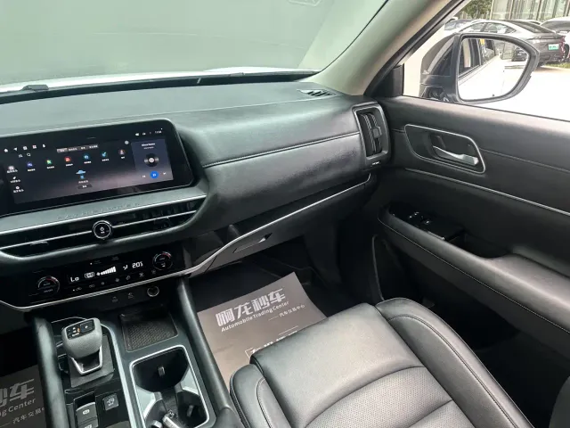 Nissan Terra — Фото автомобиля 11