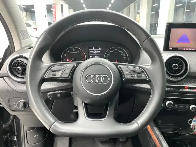 Audi Q2L — Фото автомобиля 7