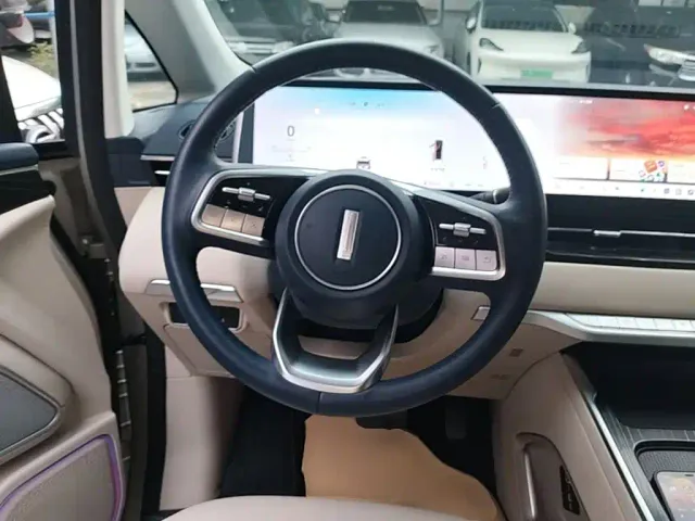 Wey Alpine — Фото автомобиля 6