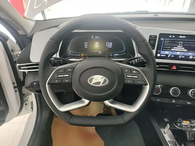 Hyundai Elantra — Фото автомобиля 6