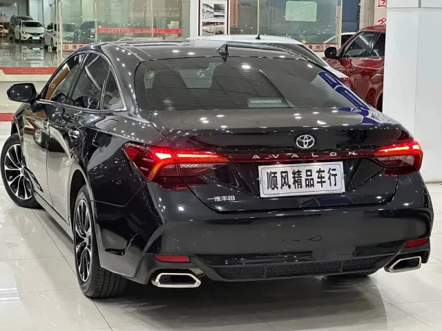 Toyota Avalon — Фото автомобиля 3