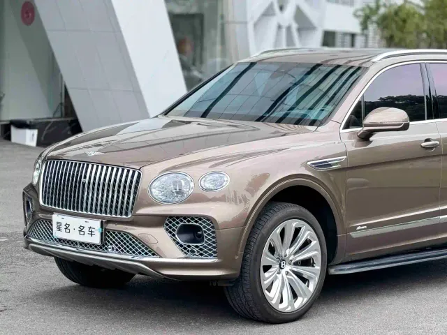 Bentley Bentayga — Фото автомобиля 22