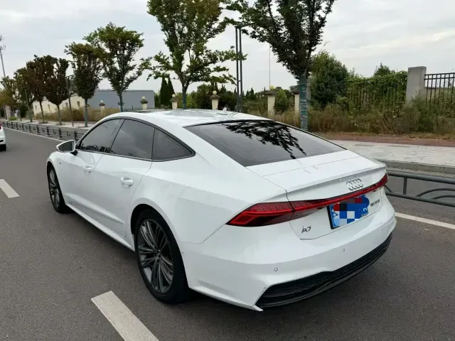 Audi A7 — Фото автомобиля 5