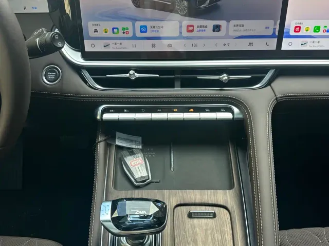 Geely Xingyue L — Фото автомобиля 12