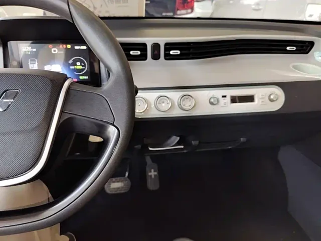 Wuling Hongguang Mini EV — Фото автомобиля 9