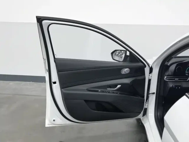 Hyundai Elantra — Фото автомобиля 8