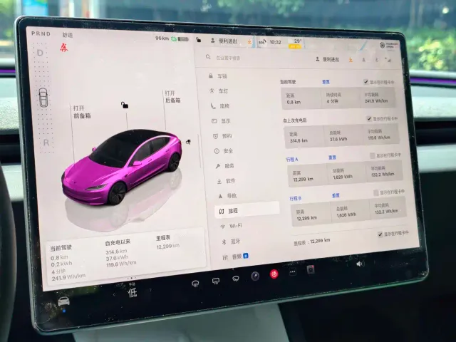 Tesla Model 3 — Фото автомобиля 18