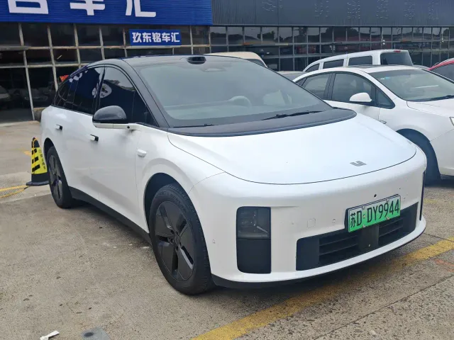 Li Auto i6 — Фото автомобиля 3