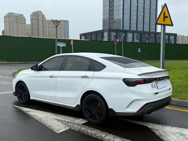 Geely Binrui — Фото автомобиля 10