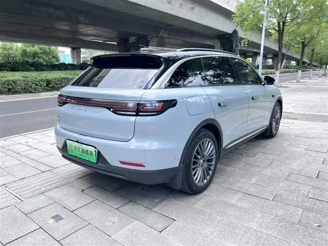 Leapmotor C11 — Фото автомобиля 7