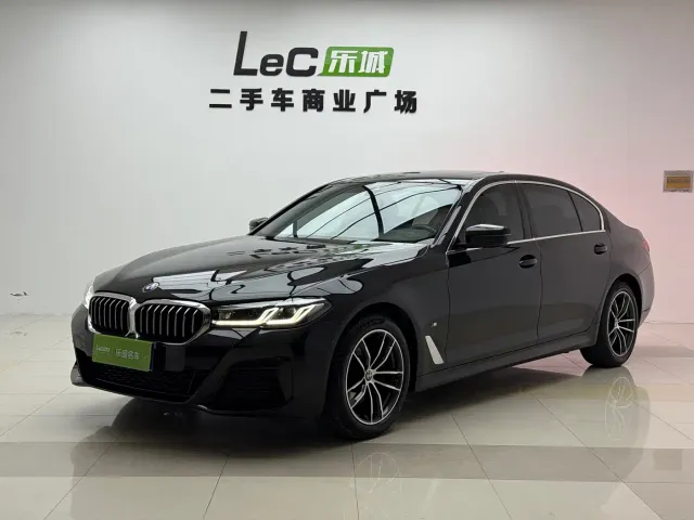 Фотография автомобиля — BMW 5 Series