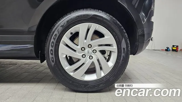 Land Rover Range Rover Evoque Range Rover Evoque 2 поколение — Фото автомобиля 20
