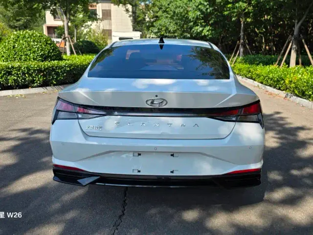 Hyundai Elantra — Фото автомобиля 16