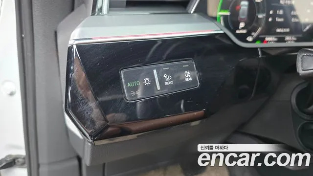 Audi e-tron — Фото автомобиля 27