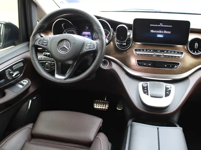 Mercedes-Benz V-Class — Фото автомобиля 17
