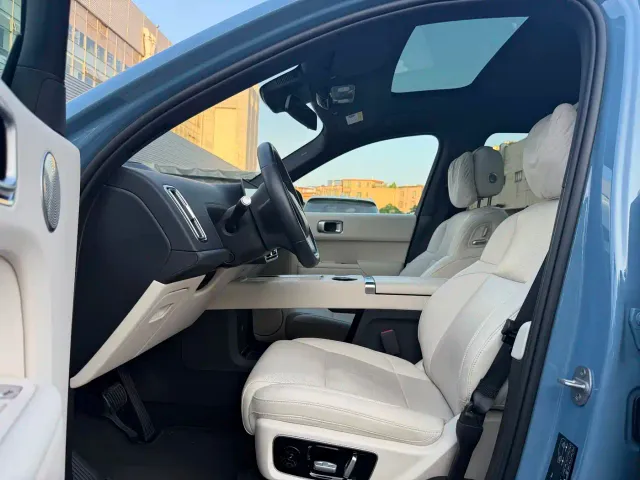 Li Auto L9 — Фото автомобиля 13