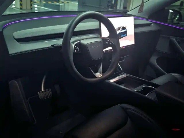 Tesla Model Y — Фото автомобиля 7