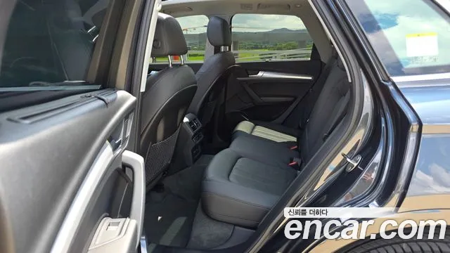 Audi Q5 40 TDI quattro — Фото автомобиля 15