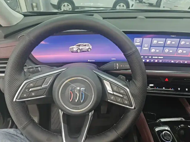Buick Envision Plus — Фото автомобиля 10